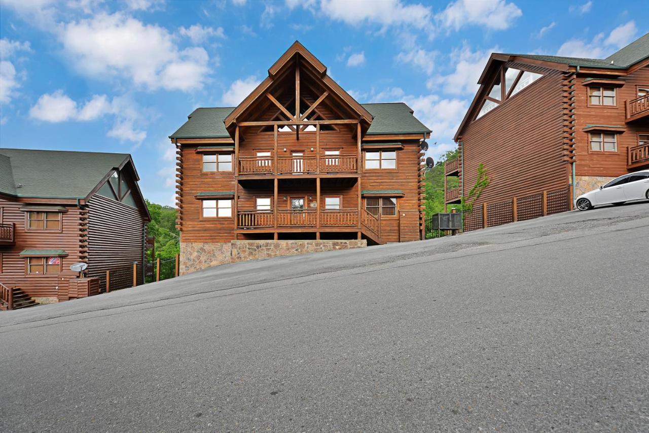 Gorgeous Large Mountain View Cabin W Hot Tub, Free Wifi, Games Villa Sevierville Exterior photo